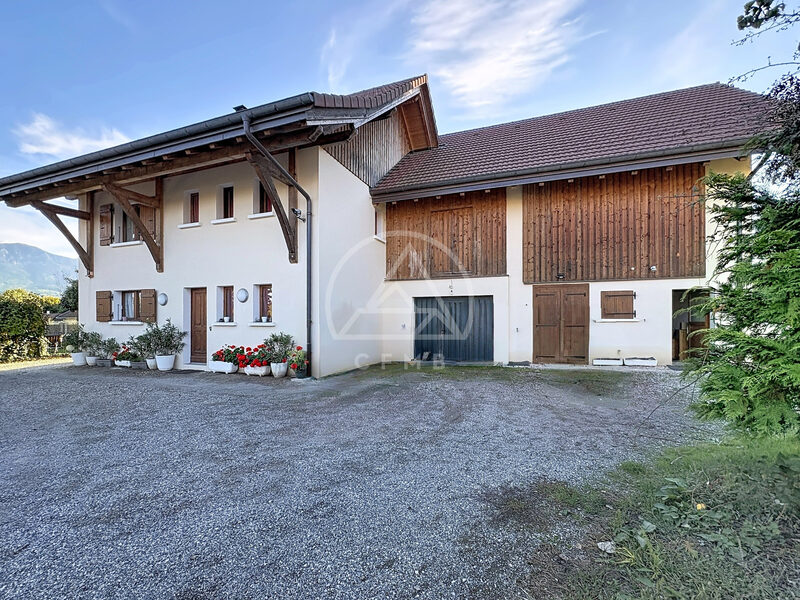 Maison à Arenthon, vue principale