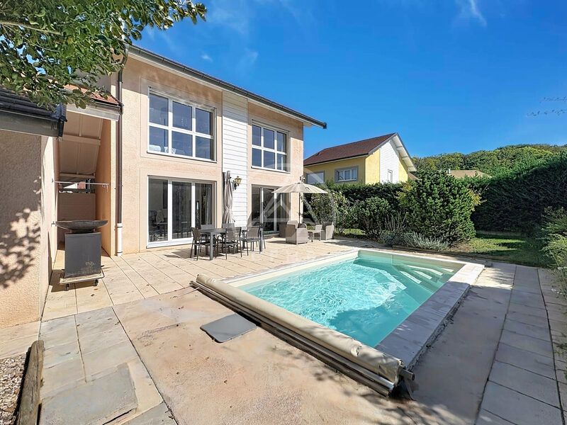 Maison à Vétraz-Monthoux, vue principale